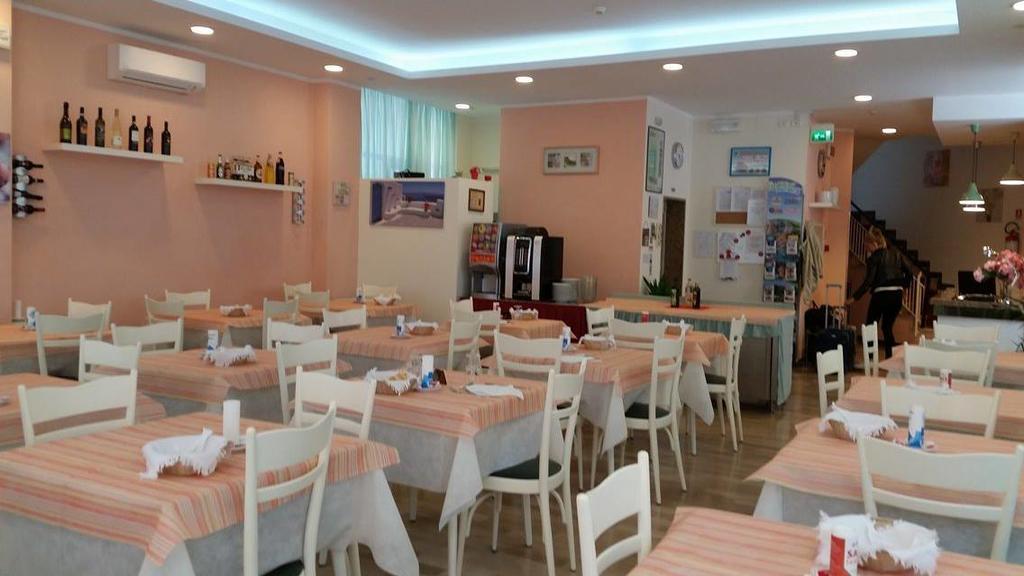 Hotel Madrid Cattolica Extérieur photo